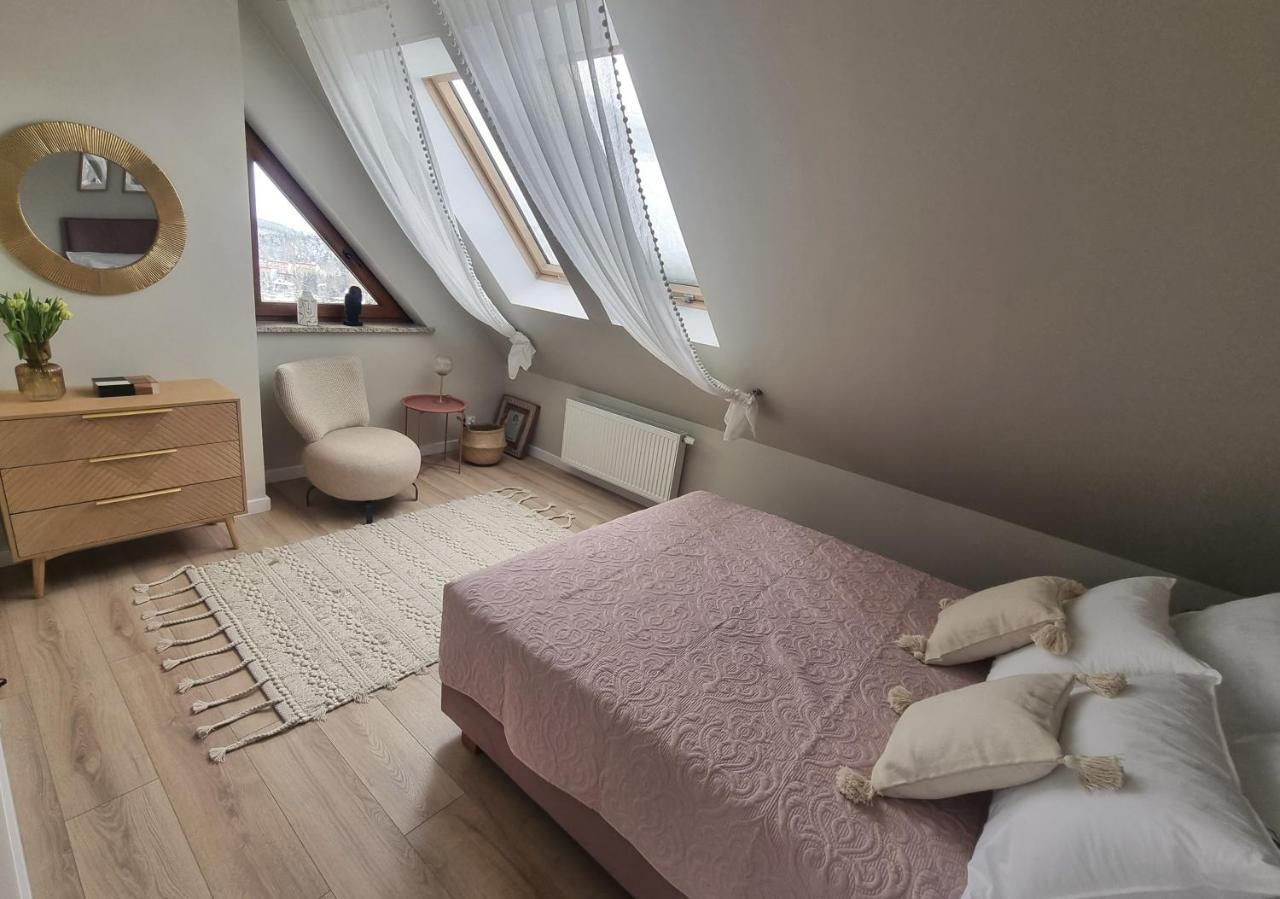 Uroczy Penthouse Lägenhet Szklarska Poręba Exteriör bild
