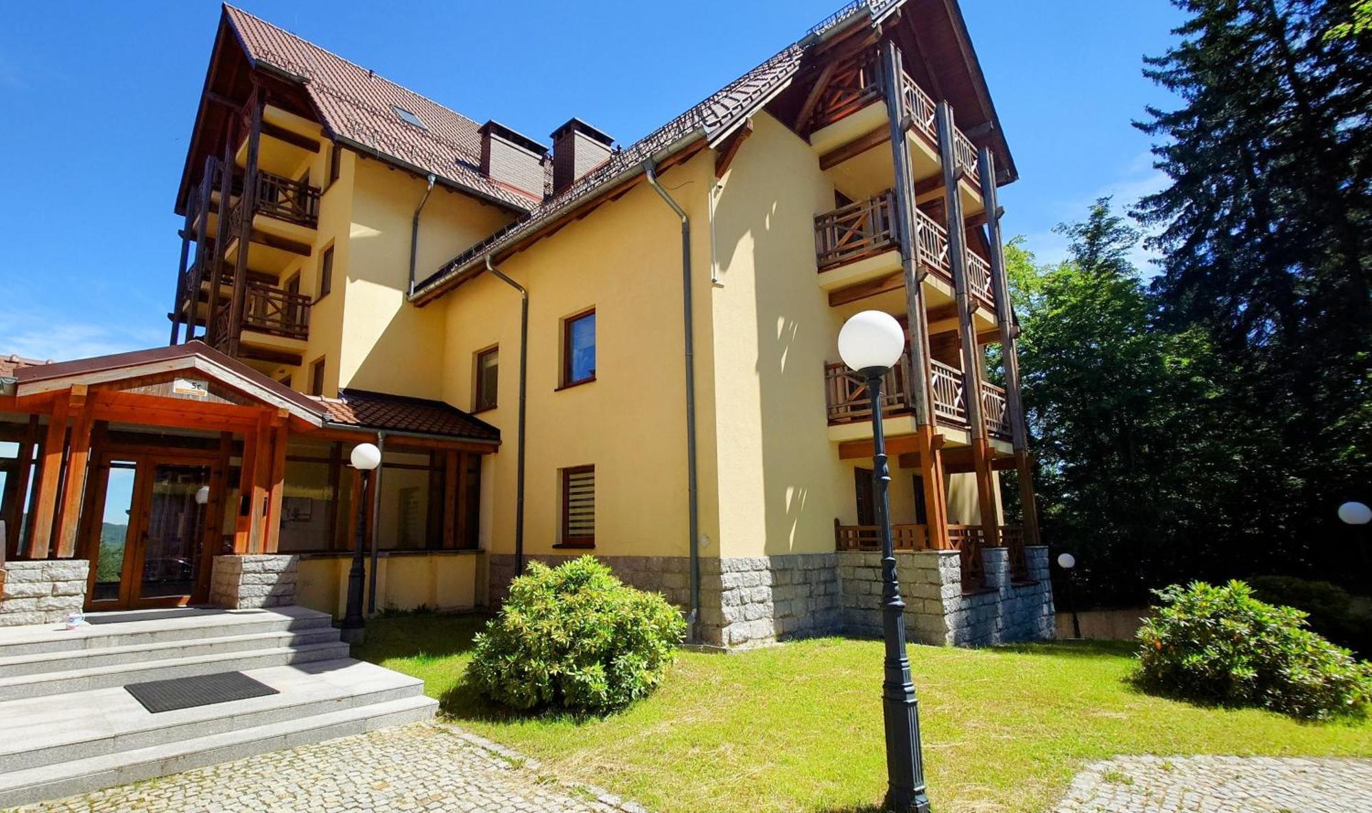 Uroczy Penthouse Lägenhet Szklarska Poręba Exteriör bild